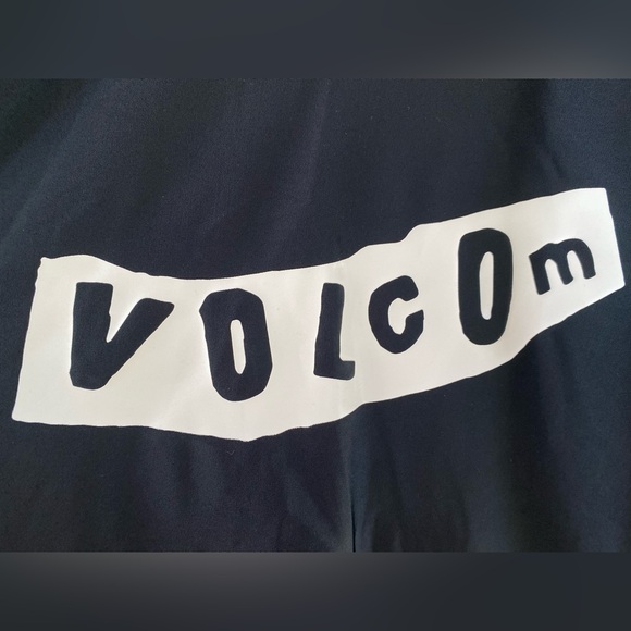 Volcom Women’s Rashguard - Picture 6 of 7